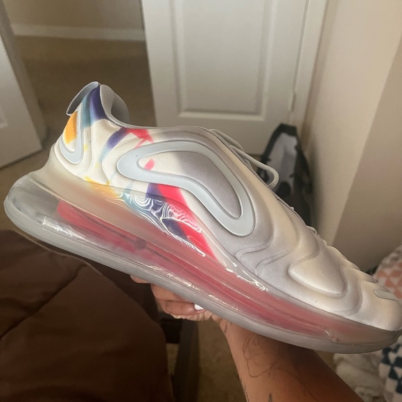 Air max 720 - Picture 2 of 4